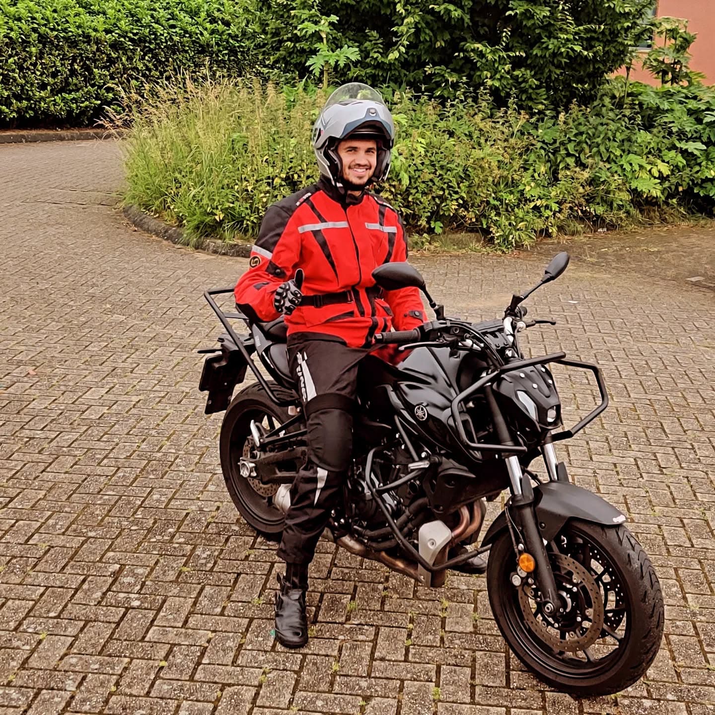 Motorrijder op een Yamaha-lesmotor van De Rijdocent